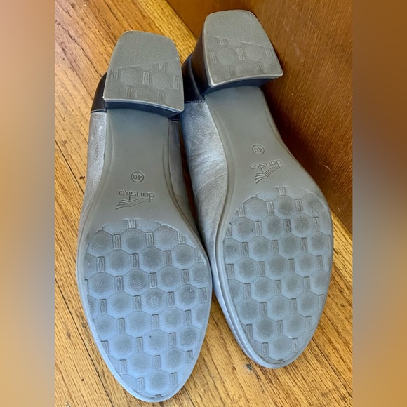 Dansko Preston Loafers in Stone Nubuck Size 40 - Picture 5 of 7